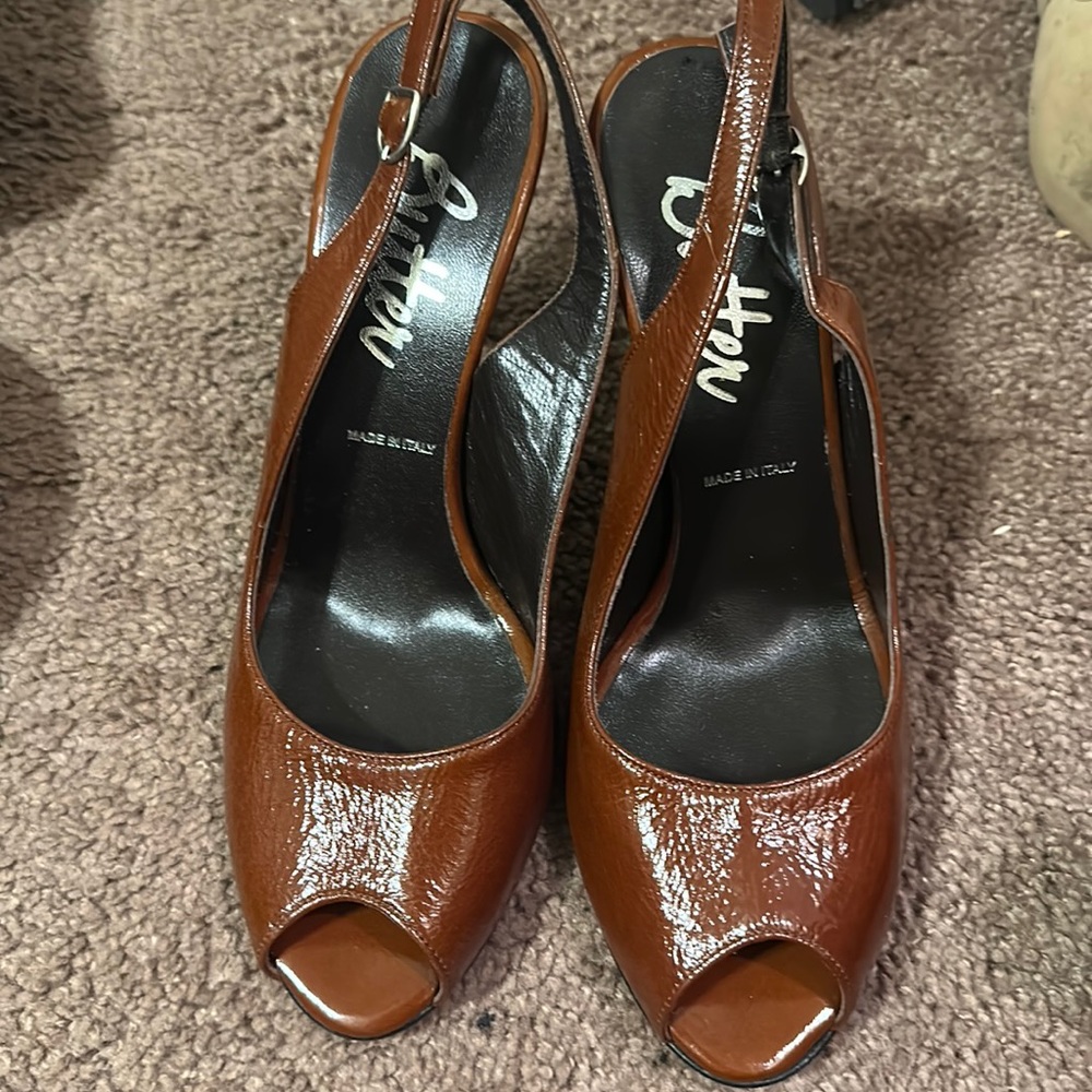 Butter handmade in Italy. Brown patent leather high heel sandal